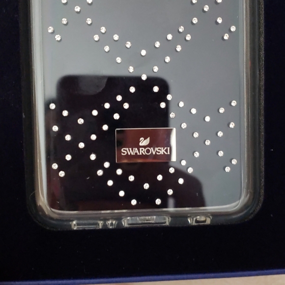 Brand NWT Swarovski case for Samsung Galaxy S9 - Picture 2 of 3